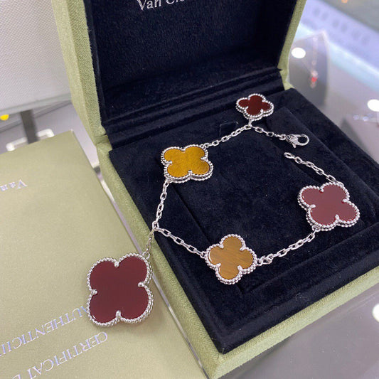 [Cadisa]CLOVER 5 MOTIFS SIVLER CARNELIAN TIGER EYE BRACELET