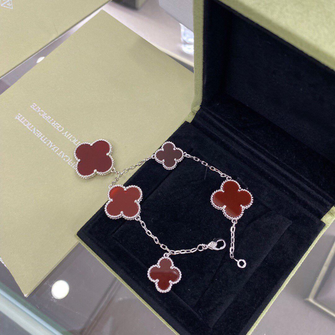 [Cadisa]CLOVER 5 MOTIFS SIVLER CARNELIAN BRACELET