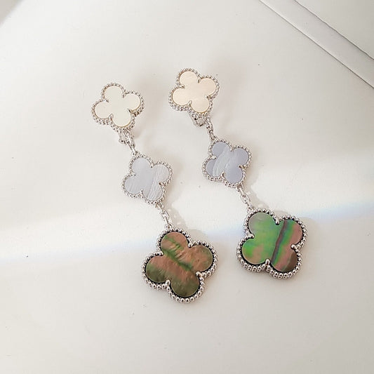 [Cadisa]CLOVER 3 MOTIFS CHALCEDONY DARK MOP SILVER EARRINGS