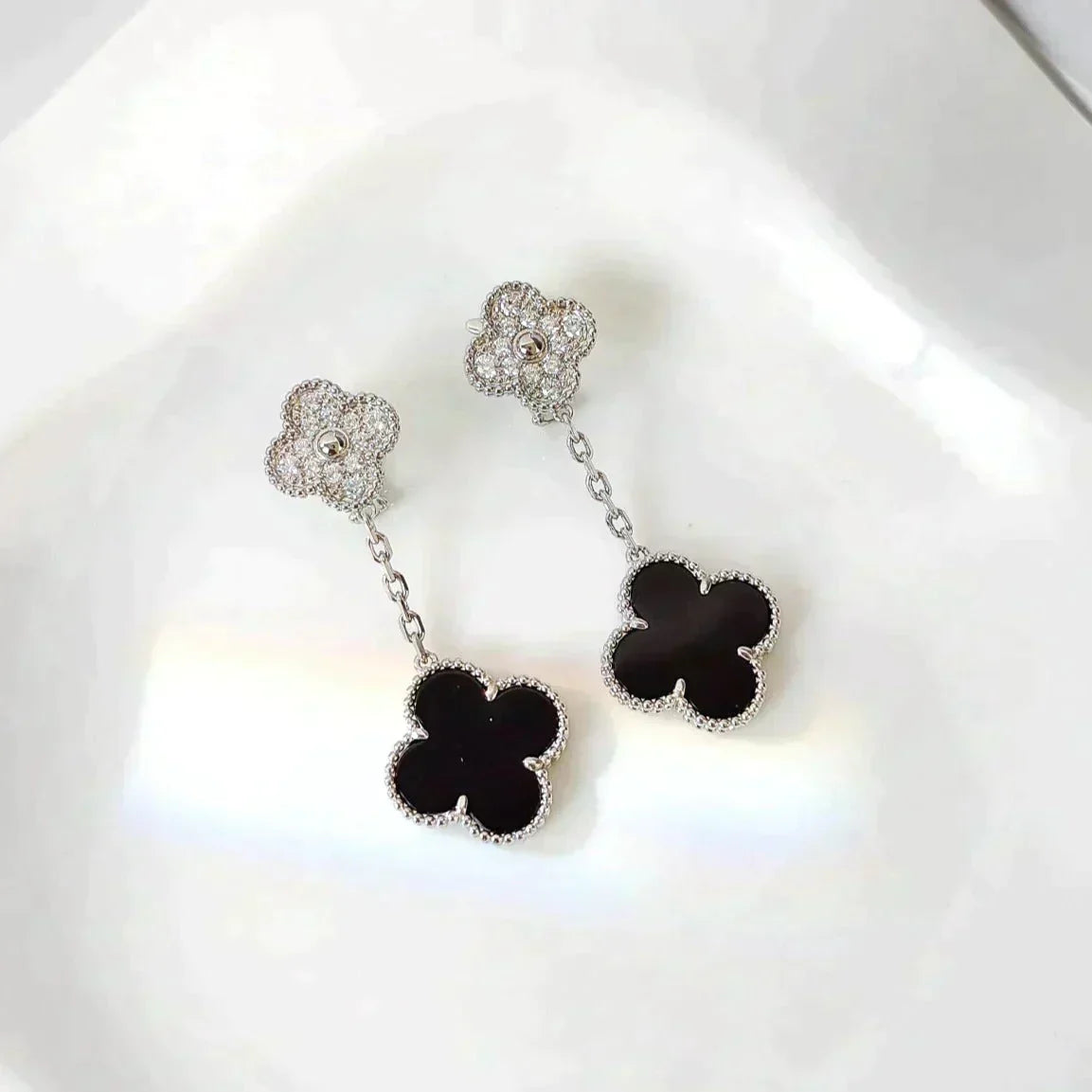 [Cadisa]CLOVER 2 MOTIFS  DIAMOND ONYX EARRINGS SILVER