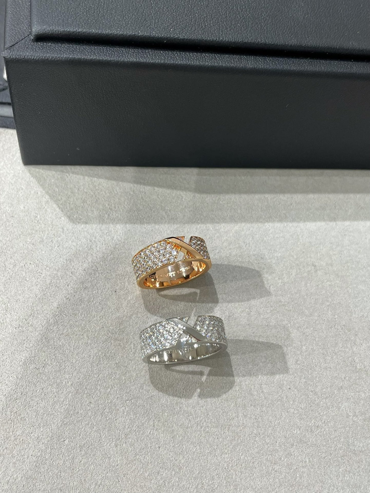 [Cadisa]LIENS EVIDENCE  DIAMOND PAVED RING