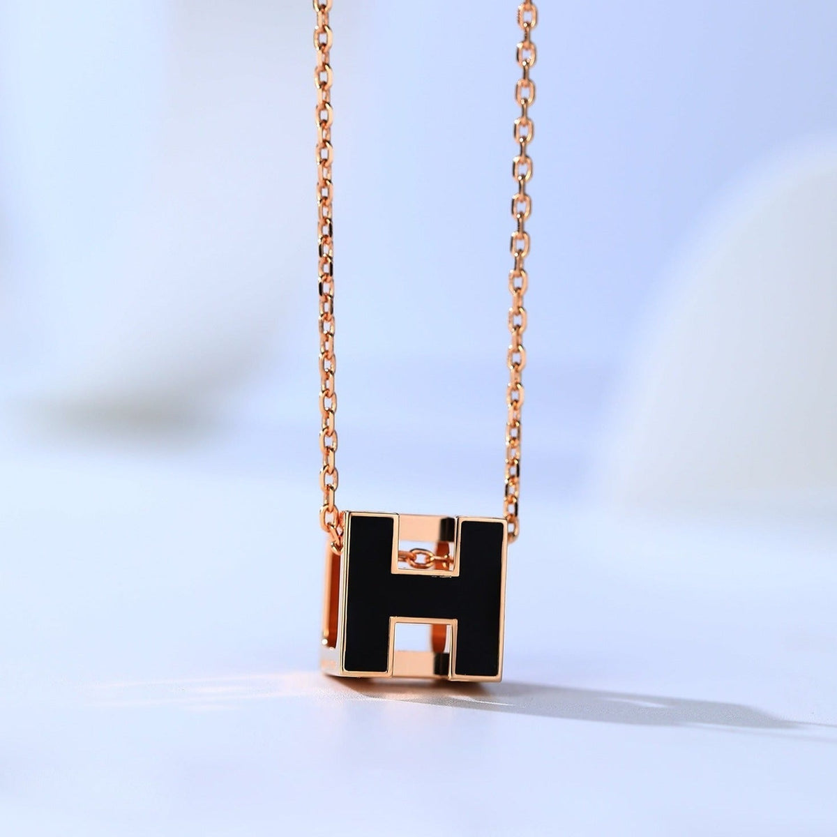 [Cadisa]H CAGE PINK GOLD NECKLACE