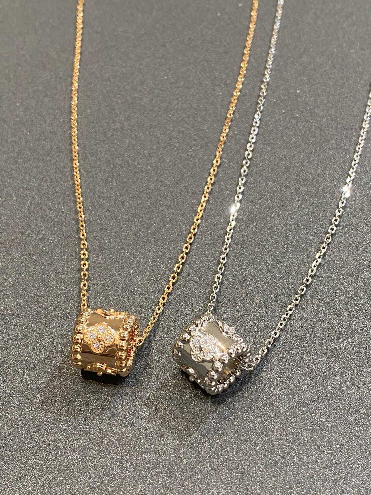 [Cadisa]PERLEE PEDANT SIVLER DIAMOND NECKLACE