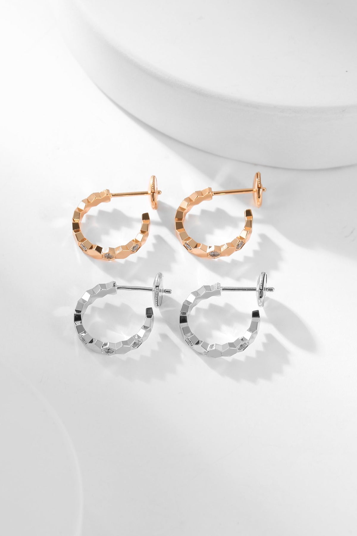 [Cadisa]BEE LOVE DIAMOND HOOP EARRINGS