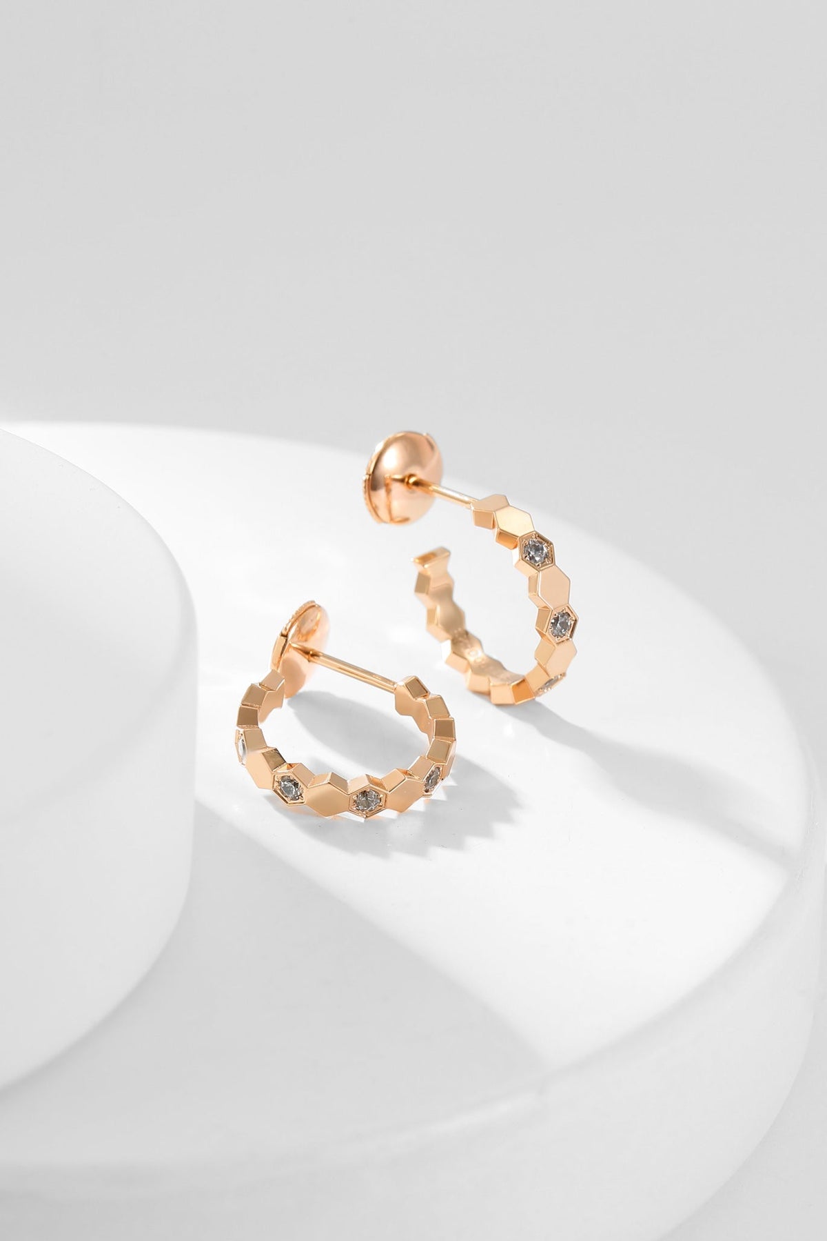 [Cadisa]BEE LOVE DIAMOND HOOP EARRINGS