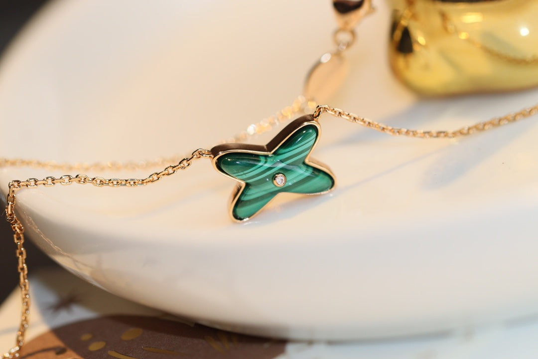 [Cadisa]JEUX MALACHITE 1 DIAMOND PINK GOLD NECKLACE