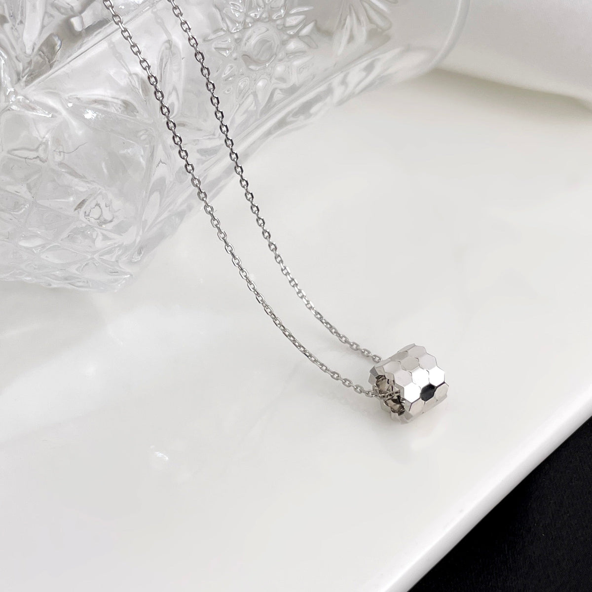 [Cadisa]BEE MINI NECKLACE