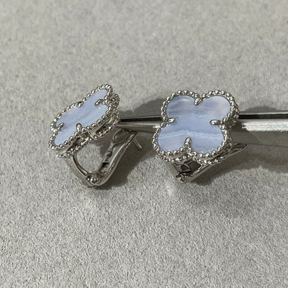 [Cadisa]CLOVER CHALCEDONY SILVER STUD EARRINGS