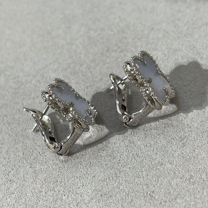 [Cadisa]CLOVER CHALCEDONY SILVER STUD EARRINGS
