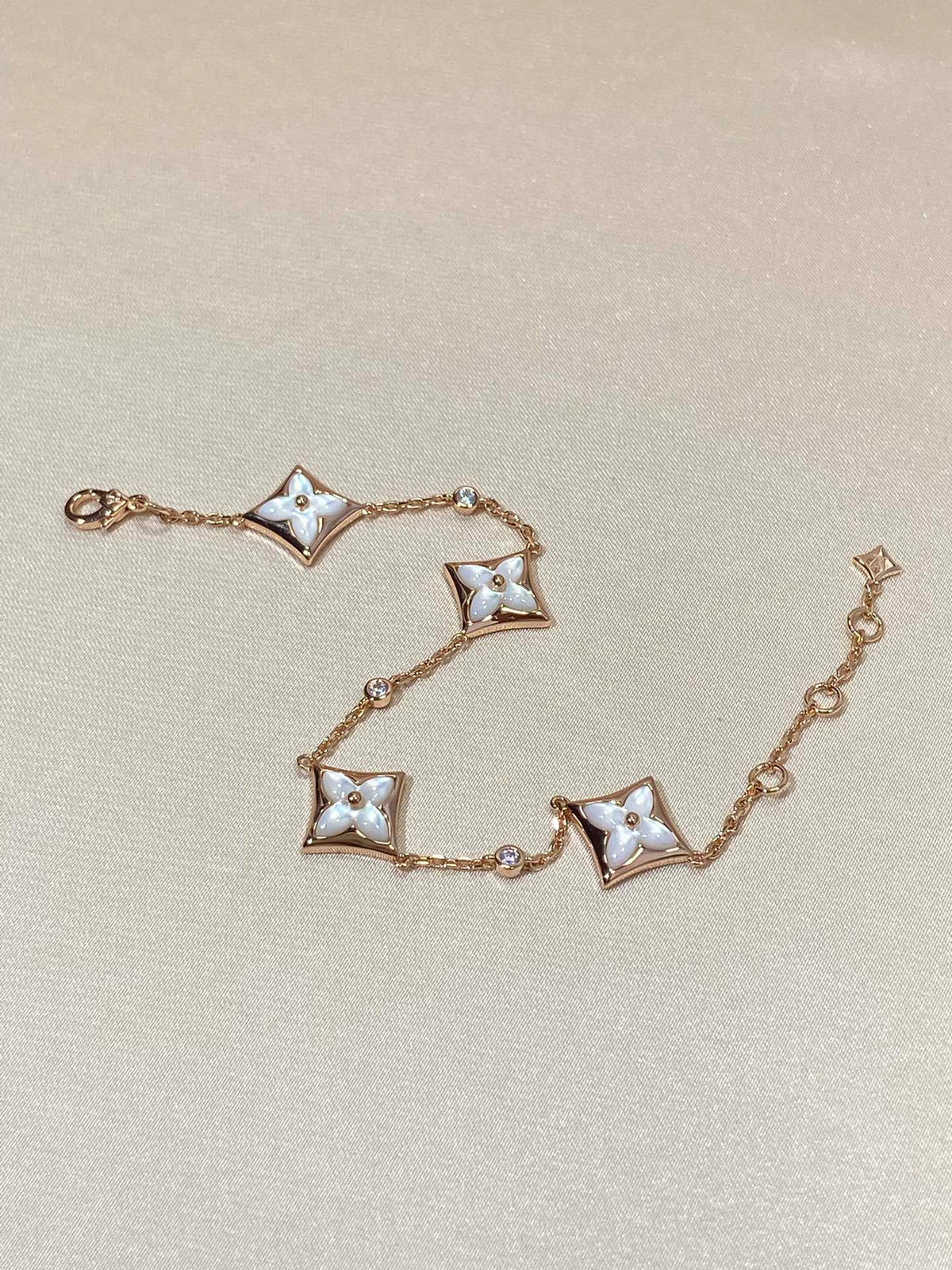 [Cadisa]STAR 4 MOTIF MOP DIAMOND PINK GOLD BRACELET