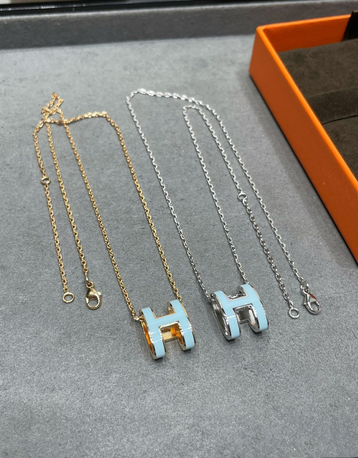 [Cadisa]POP H SKY BLUE NECKLACE