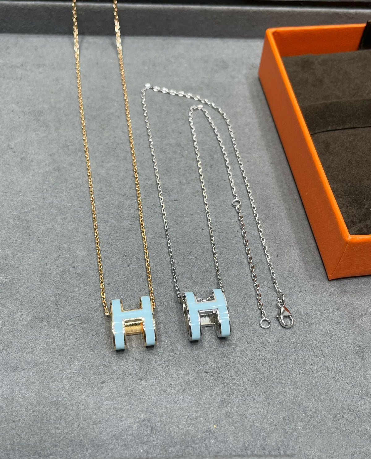 [Cadisa]POP H SKY BLUE NECKLACE