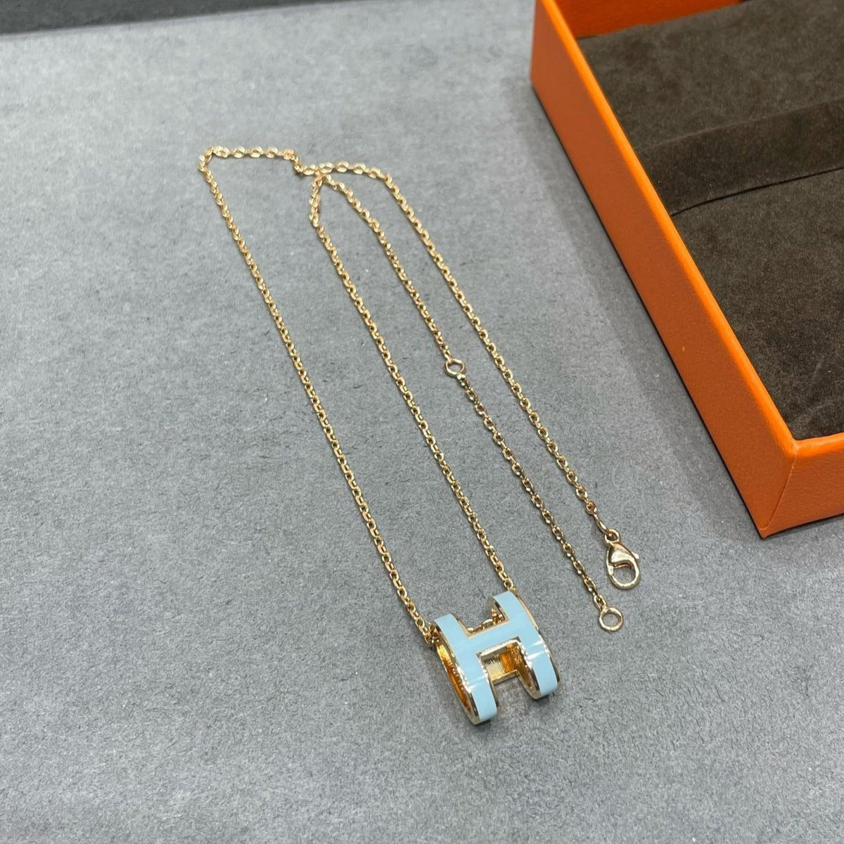 [Cadisa]POP H SKY BLUE NECKLACE