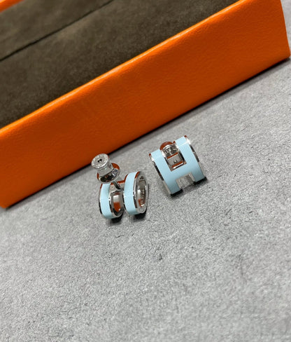 [Cadisa]POP H SKY BLUE STUD EARRINGS