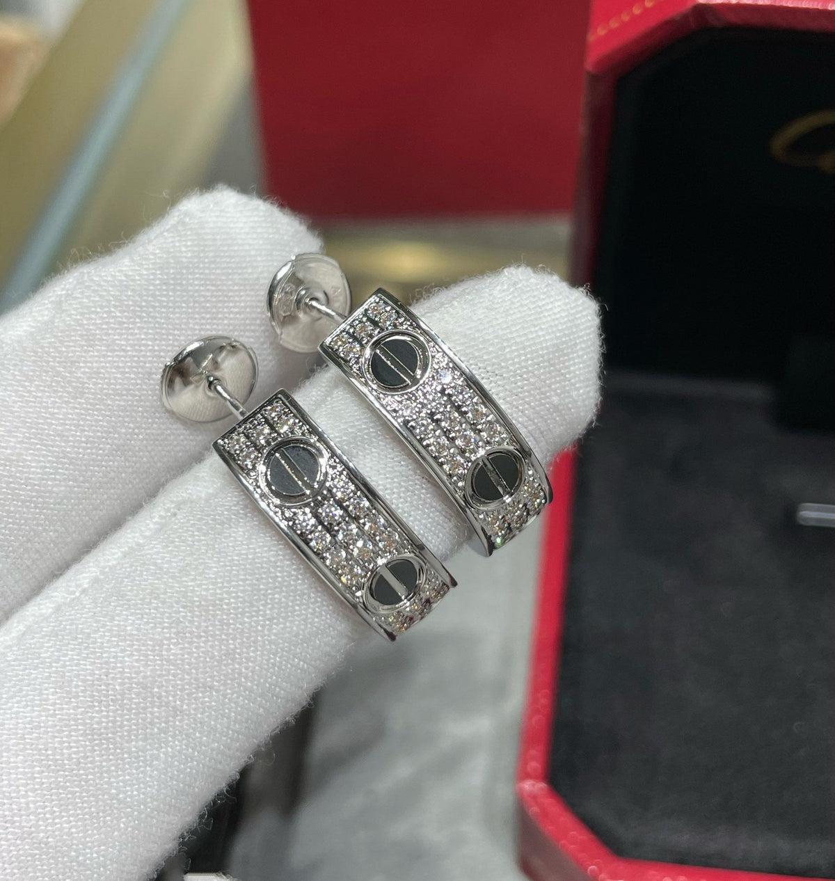 [Cadisa] LOVE CERAMIC DIAMOND PAVED SILVER EARRINGS
