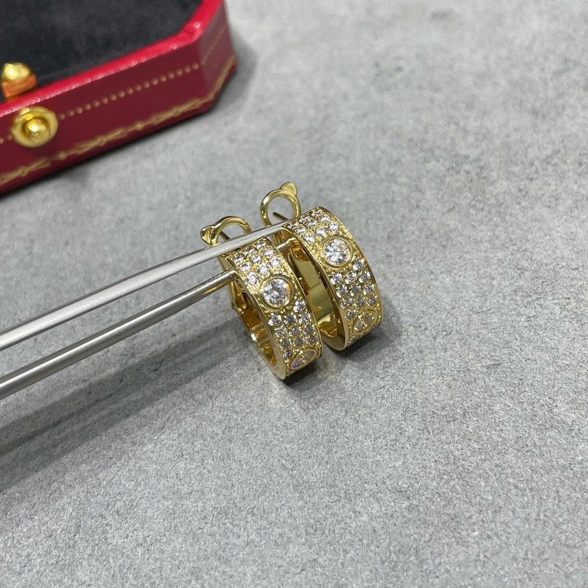 [Cadisa] LOVE 5.5MM DIAMOND PAVED EARRINGS