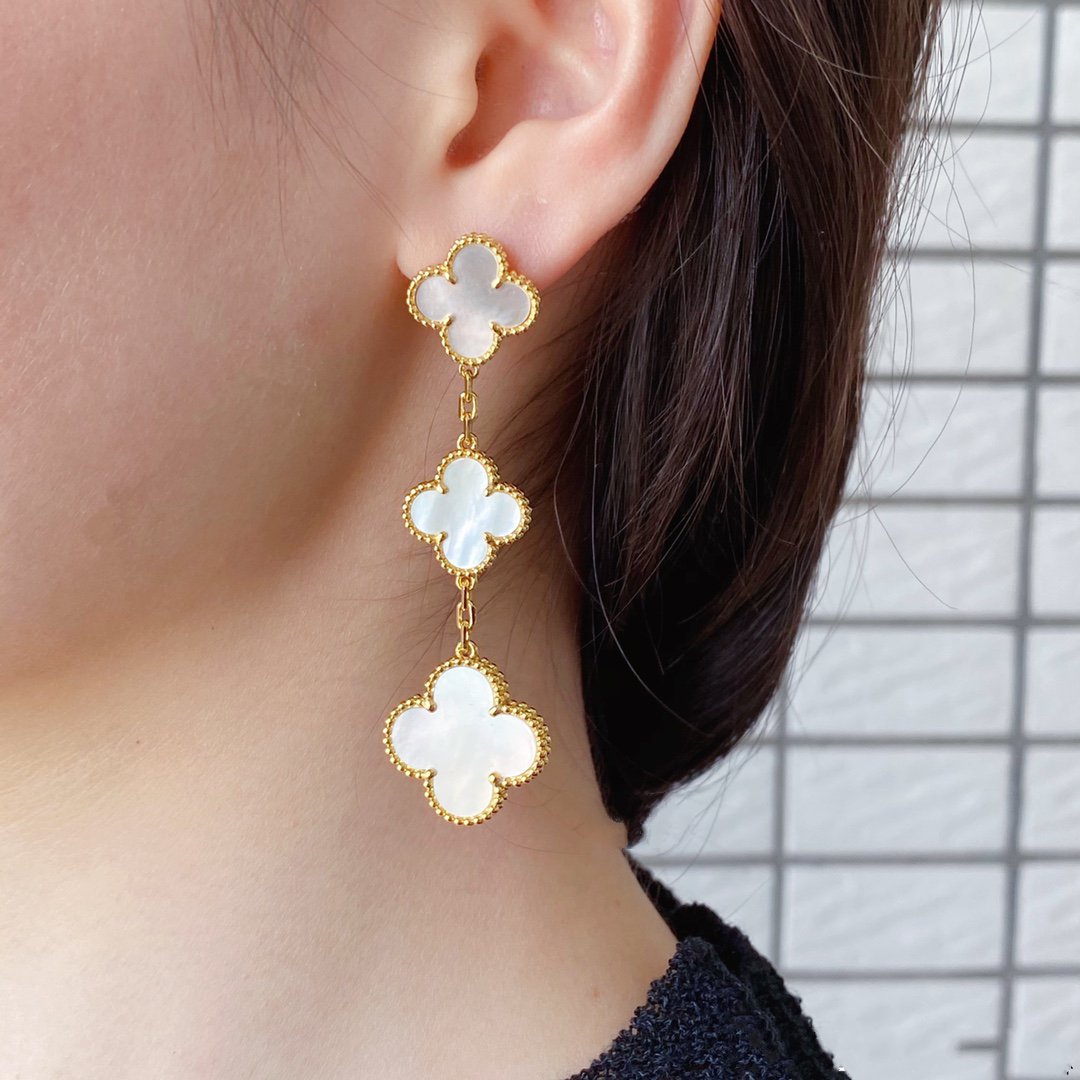 [Cadisa]CLOVER MOP 3 MOTIFS GOLD EARRINGS