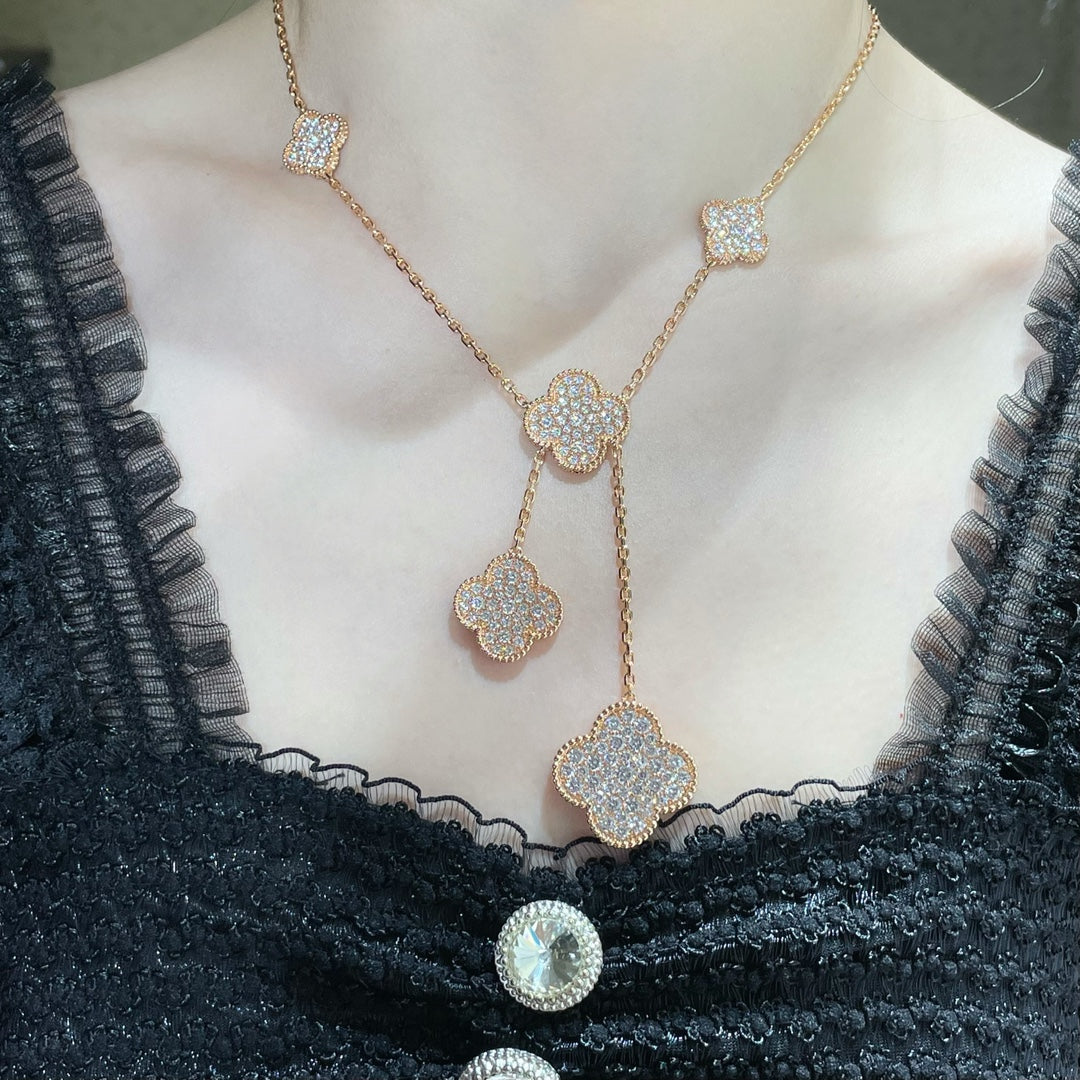 [Cadisa]CLOVER 6 MOTIF DIAMOND PAVED NECKLACE