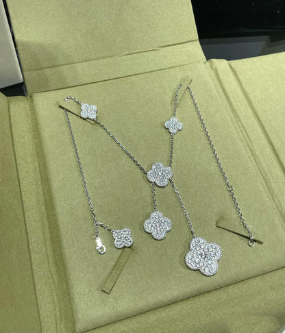 [Cadisa]CLOVER 6 MOTIF DIAMOND PAVED NECKLACE