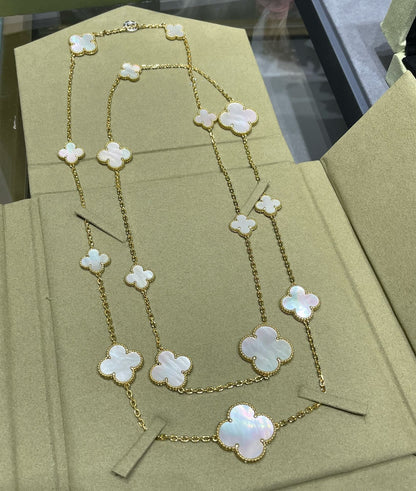 [Cadisa]CLOVER 16 MOTIF WHITE MOP GOLD NECKLACE