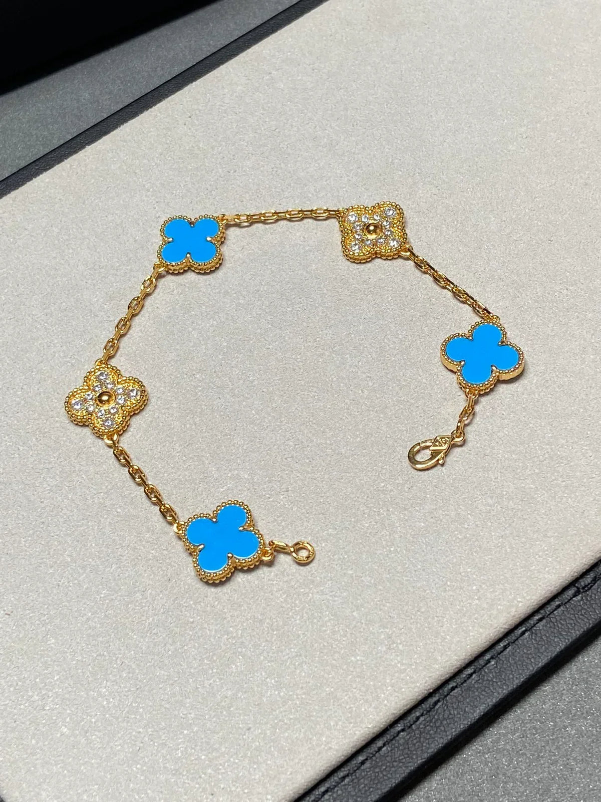 [Cadisa] CLOVER 5 MOTIF BLUE AGATE BRACELET COLLECTION
