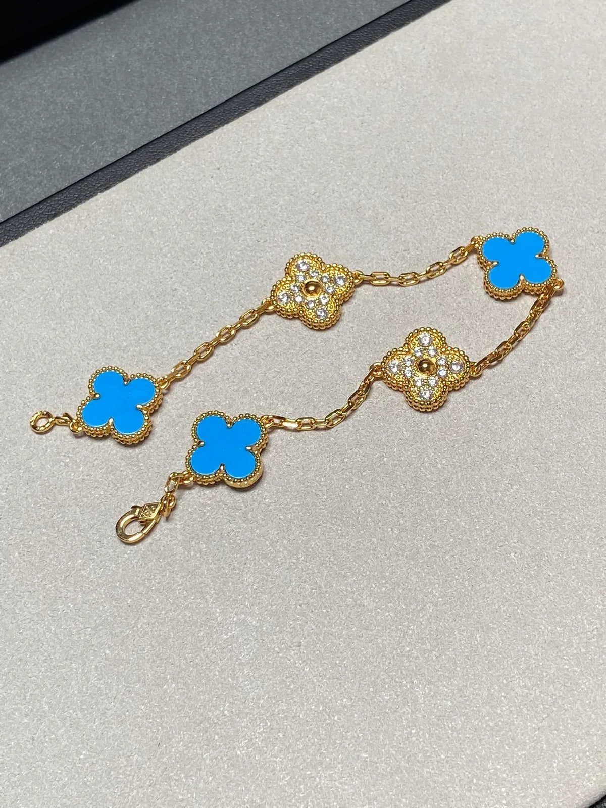 [Cadisa] CLOVER 5 MOTIF BLUE AGATE BRACELET COLLECTION