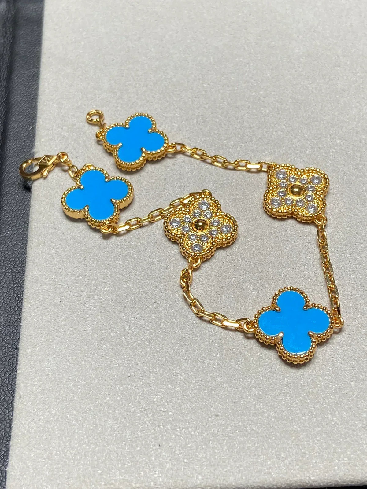 [Cadisa] CLOVER 5 MOTIF BLUE AGATE BRACELET COLLECTION