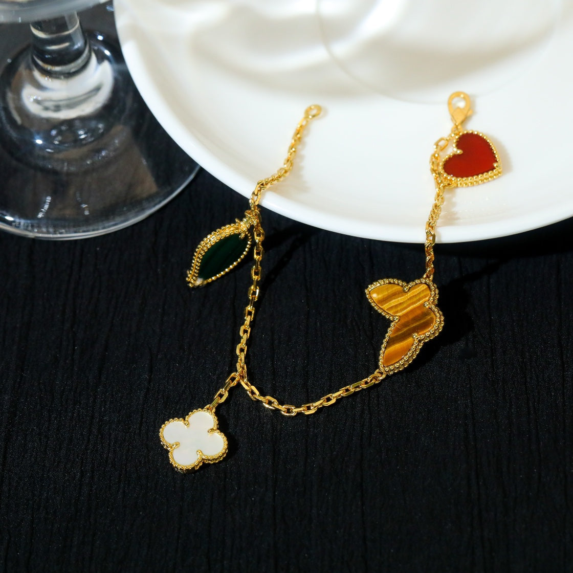 [Cadisa]LUCKY SPRING 5 MOTIF GOLD BRACELET