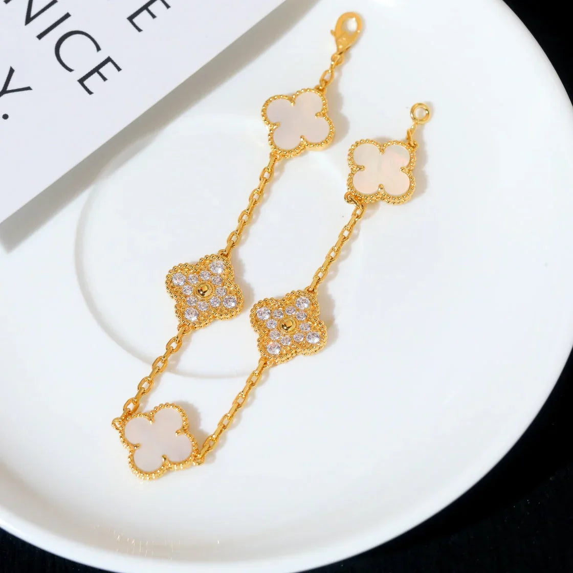 [Cadisa]CLOVER WHITE PEARL MOP 5 MOTIF BRACELET COLLECTION