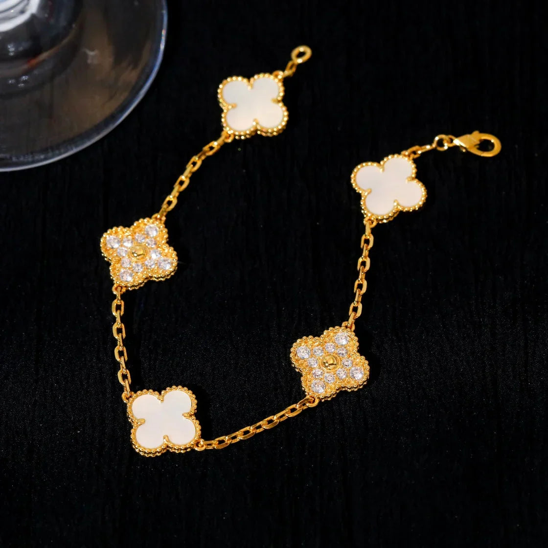 [Cadisa]CLOVER WHITE PEARL MOP 5 MOTIF BRACELET COLLECTION