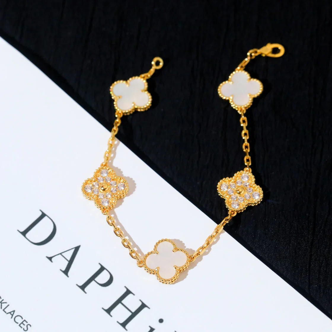 [Cadisa]CLOVER WHITE PEARL MOP 5 MOTIF BRACELET COLLECTION
