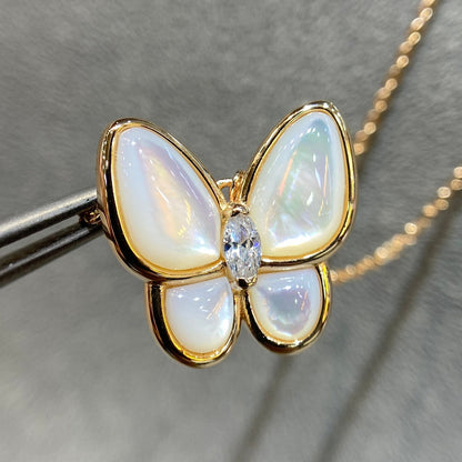 [Cadisa]BUTTERFLY MOP DIAMOND NECKLACE