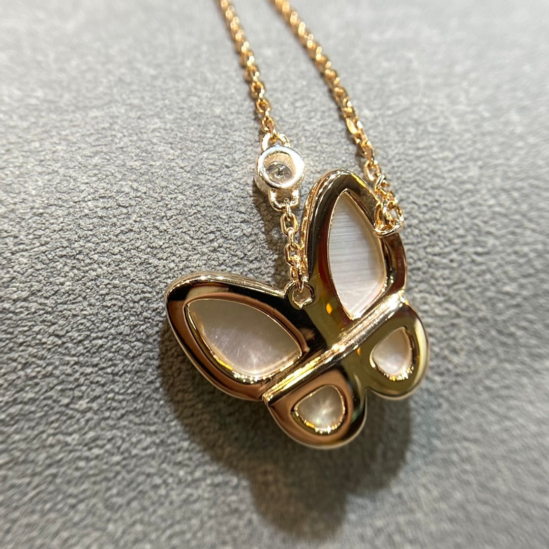 [Cadisa]BUTTERFLY MOP DIAMOND NECKLACE