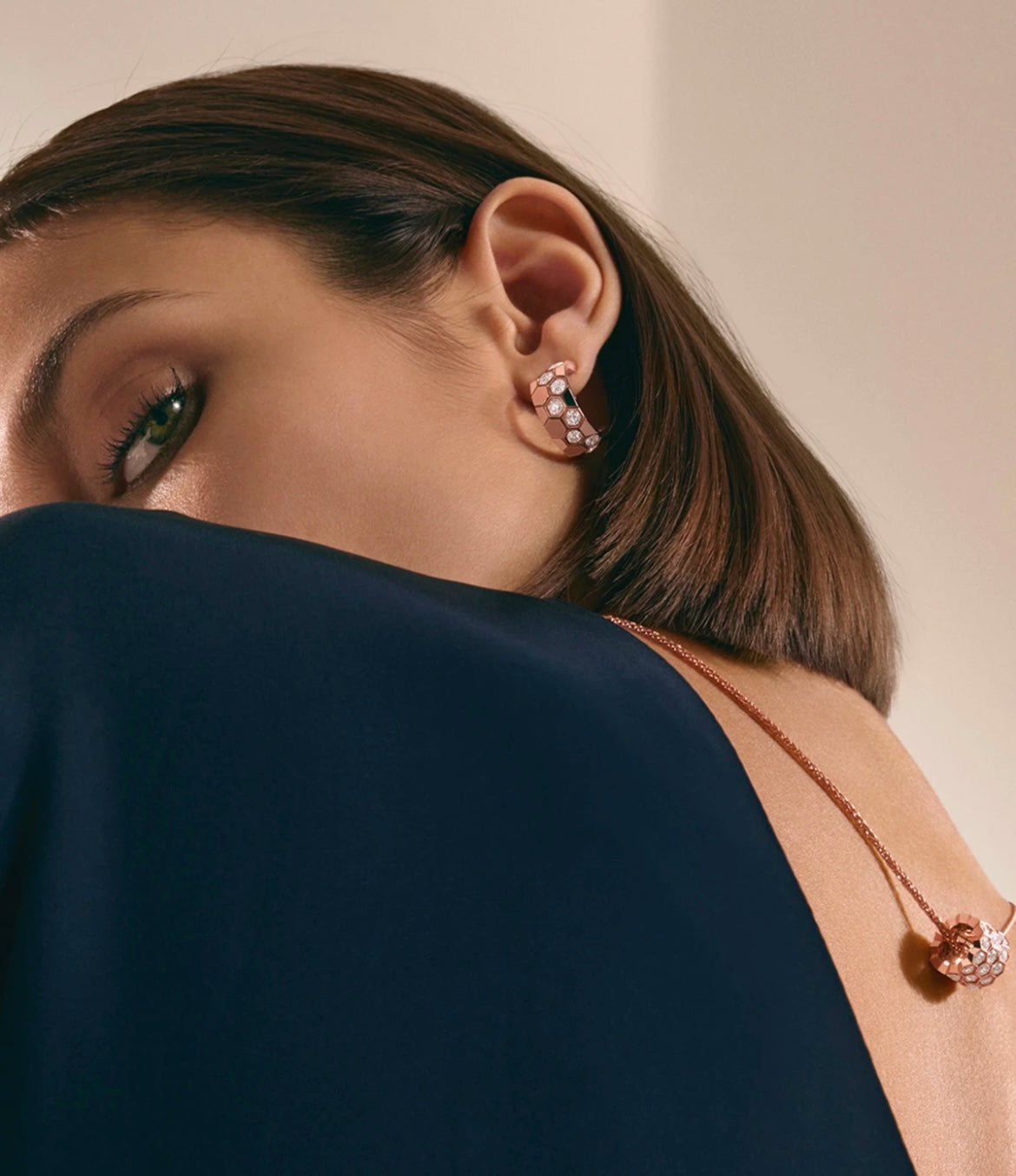 [Cadisa]BEE LOVE DIAMOND HOOP EARRINGS