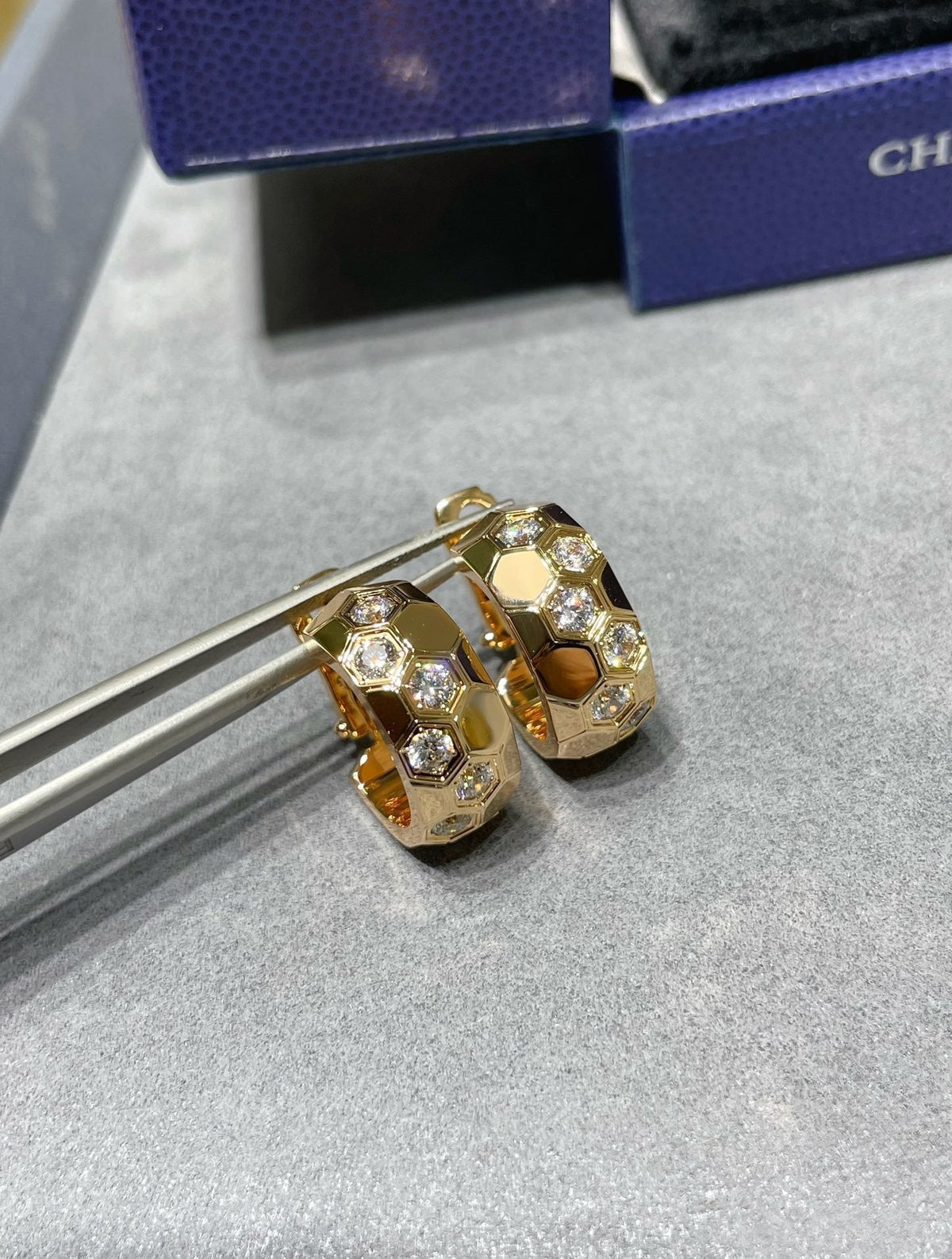 [Cadisa]BEE LOVE DIAMOND HOOP EARRINGS