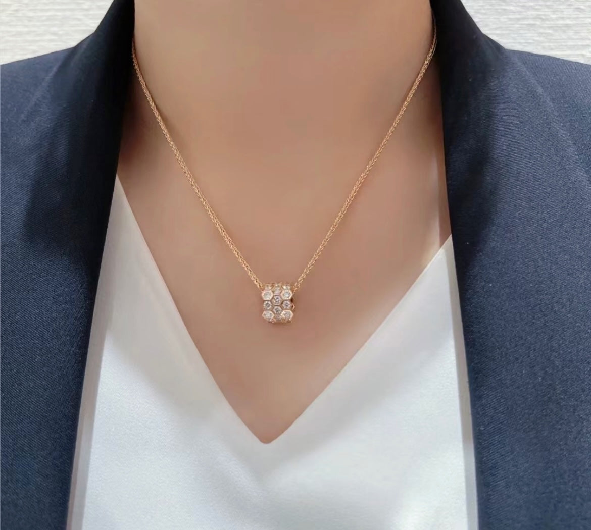 [Cadisa]BEE LOVE DIAMOND PAVED 3 ROW NECKLACE