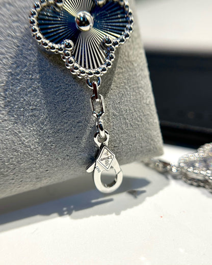 [Cadisa] CLOVER 5 MOTIF LASER BRACELET COLLECTION