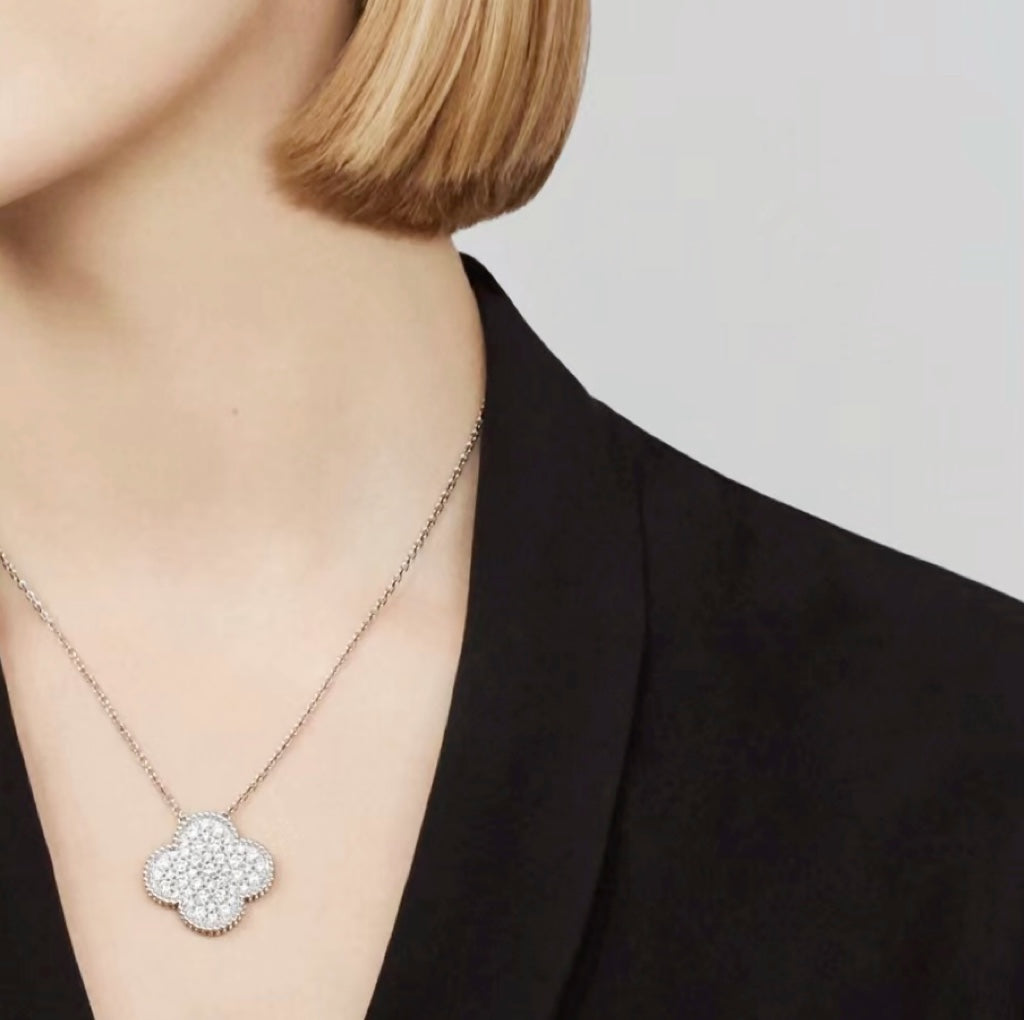 [Cadisa]CLOVER 25MM LARGE PENDANT DIAMOND PAVED SILVER NECKLACE