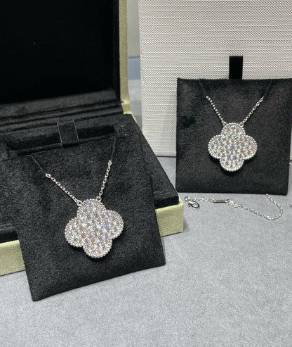 [Cadisa]CLOVER 25MM LARGE PENDANT DIAMOND PAVED SILVER NECKLACE