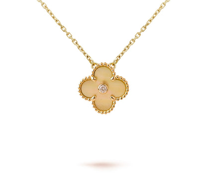 [Cadisa]CLOVER 15MM CHRISTMAS LIMITED EDITION SINGLE FLOWER NECKLACE
