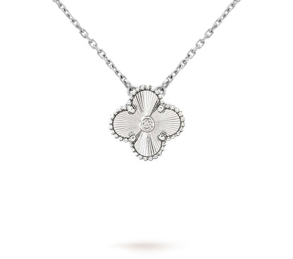 [Cadisa]CLOVER 15MM CHRISTMAS LIMITED EDITION SINGLE FLOWER NECKLACE