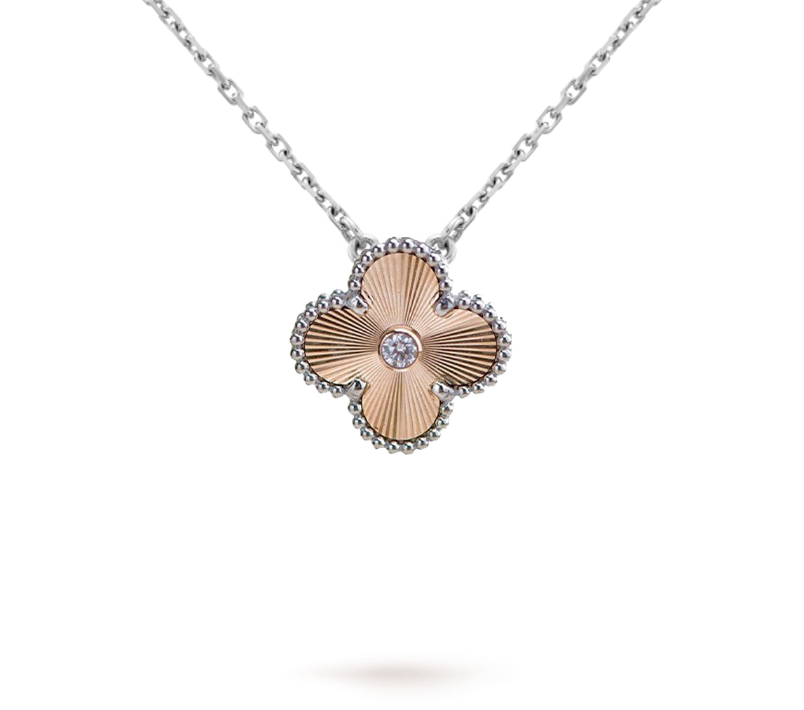 [Cadisa]CLOVER 15MM CHRISTMAS LIMITED EDITION SINGLE FLOWER NECKLACE