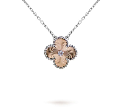 [Cadisa]CLOVER 15MM CHRISTMAS LIMITED EDITION SINGLE FLOWER NECKLACE