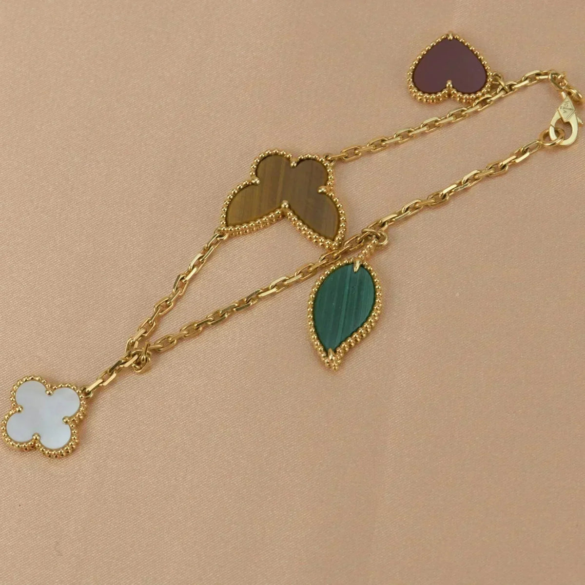 [Cadisa]LUCKY SPRING 5 MOTIF GOLD BRACELET