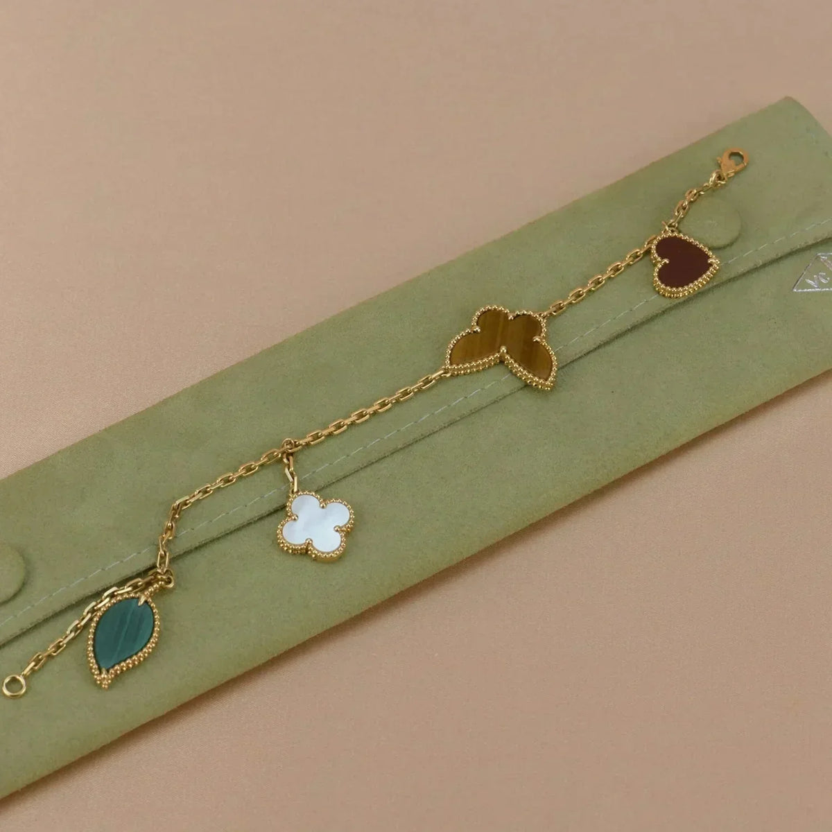 [Cadisa]LUCKY SPRING 5 MOTIF GOLD BRACELET