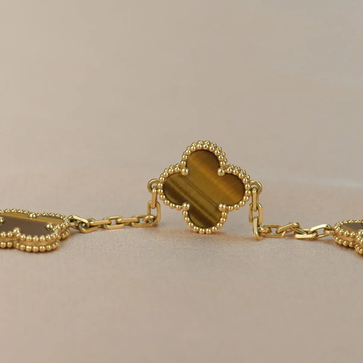 [Cadisa] CLOVER 5 MOTIFS TIGER EYE BRACELET COLLECTION