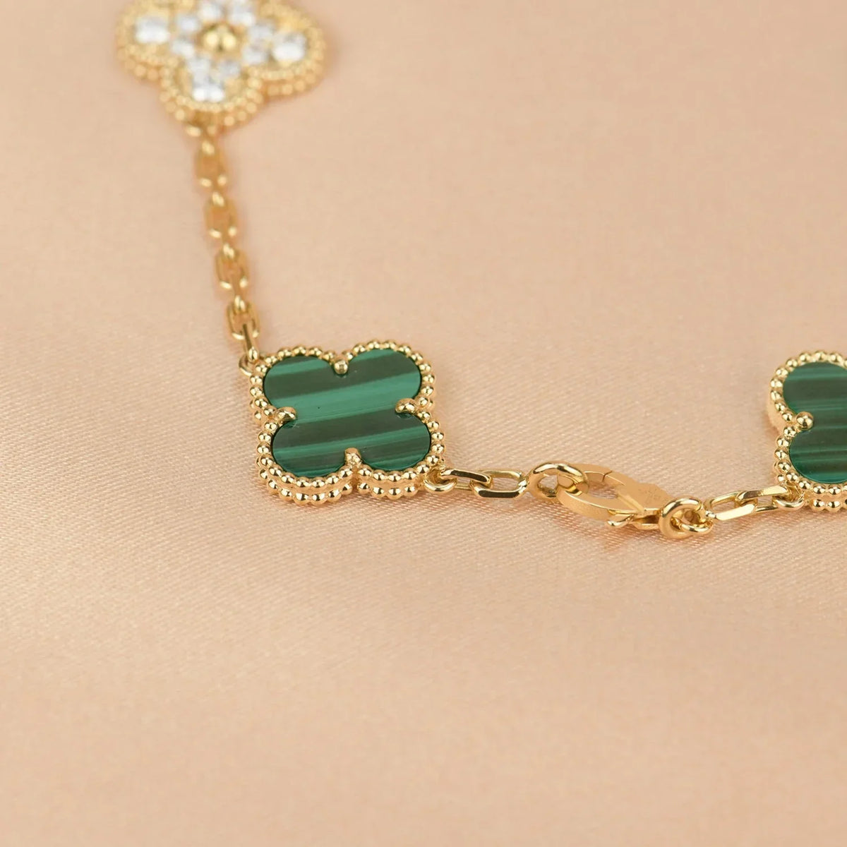 [Cadisa] CLOVER 5 MOTIF MALACHITE BRACELET COLLECTION