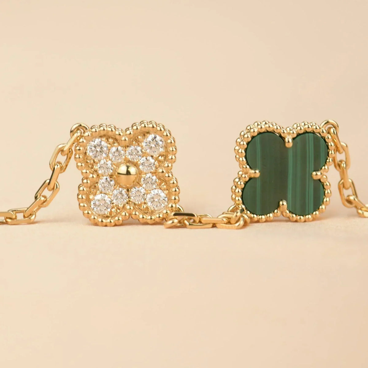 [Cadisa] CLOVER 5 MOTIF MALACHITE BRACELET COLLECTION