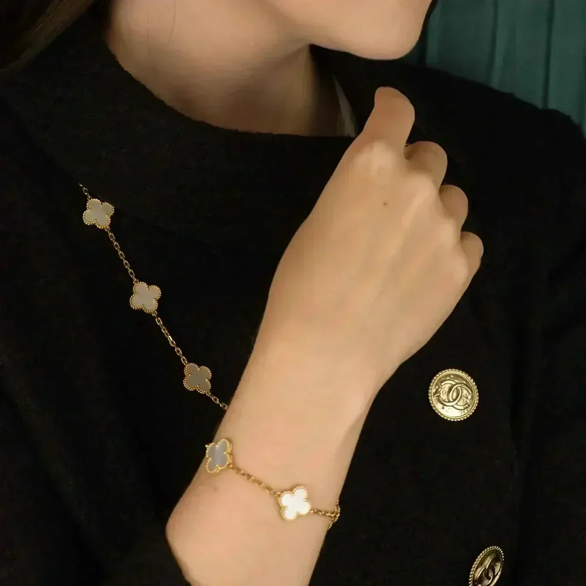 [Cadisa]CLOVER WHITE PEARL MOP 5 MOTIF BRACELET COLLECTION
