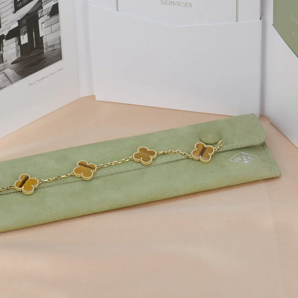 [Cadisa] CLOVER 5 MOTIFS TIGER EYE BRACELET COLLECTION